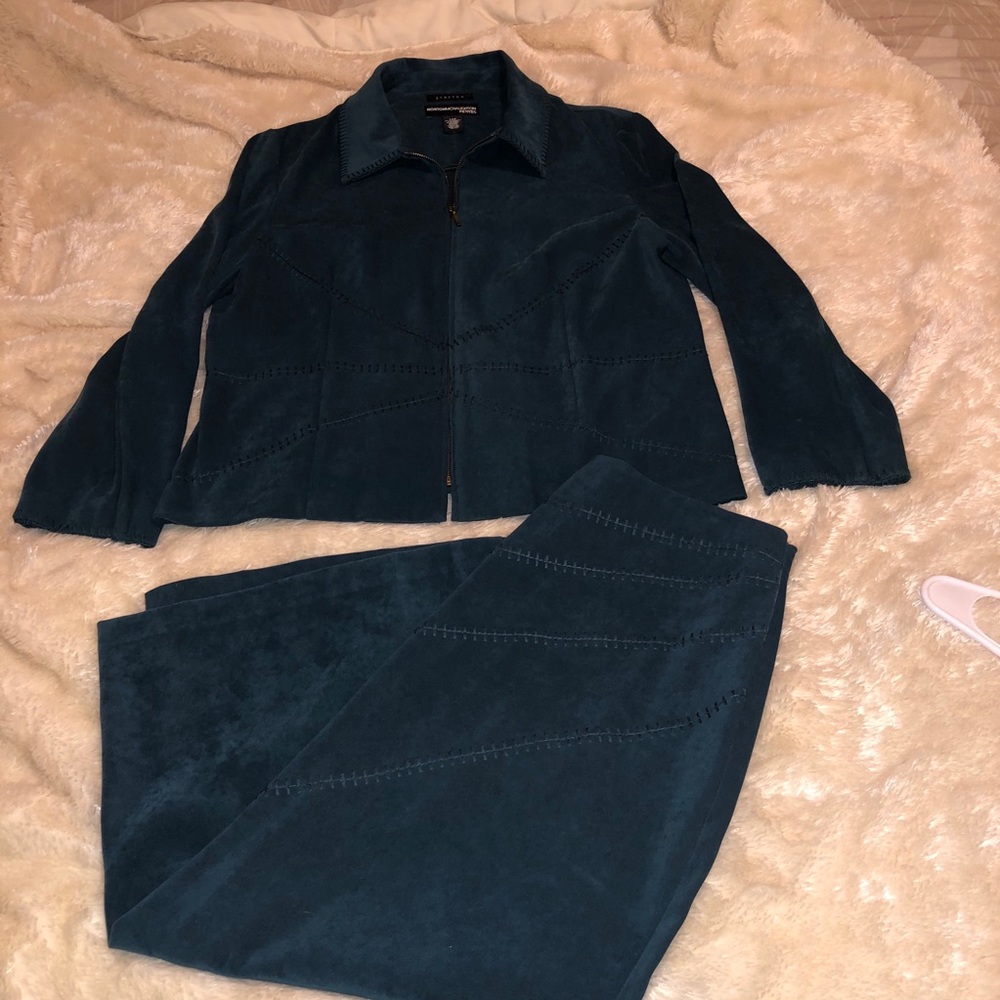 Green 14P Norton Mcnaughton skirt suit